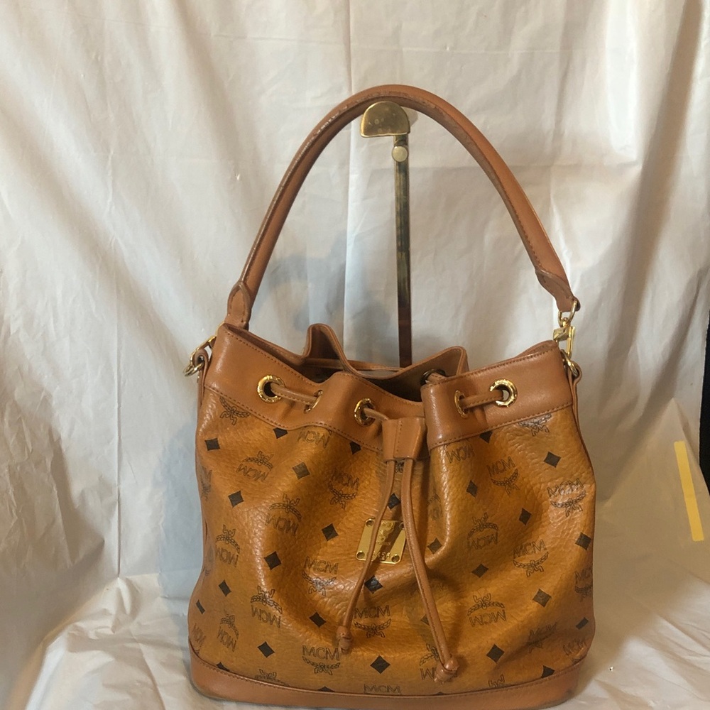 MCM classic signature leather shoulder bag with drawstring & authenticity cards - Picture 3 of 16